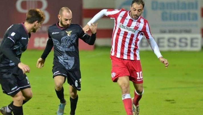 Una fase di Vis Pesaro-Fano 0-0 Una fase di Vis Pesaro-Fano 0-0