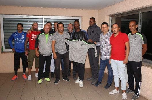 Constant coi compagni di squadra Constant coi compagni di squadra