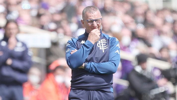 FLORENCE, ITALY - APRIL 03: Aurelio Andreazzoli manager of Empoli FC looks on during the Serie A match between ACF Fiorentina and Empoli FC at Stadio Artemio Franchi on April 3, 2022 in Florence, Italy. (Photo by Gabriele Maltinti/Getty Images) Serie A, quasi completo il puzzle panchine: un deb a Spezia, occhio all’Empoli - immagine 1