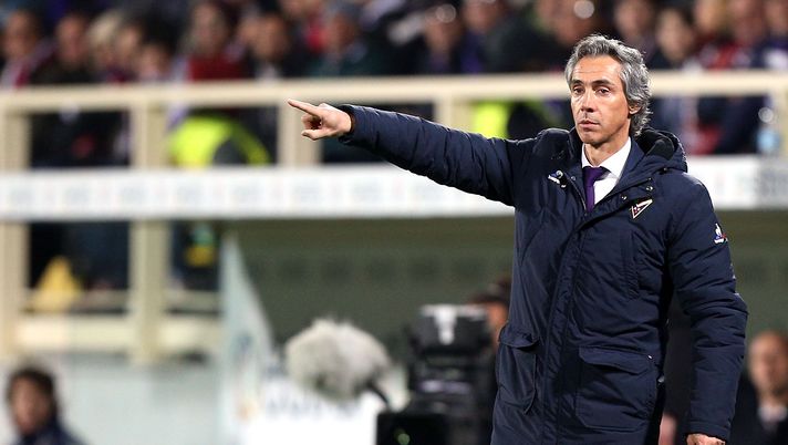 FLORENCE, ITALY - FEBRUARY 27: Paulo Sousa manager of AFC Fiorentina gestures during the Serie A match between ACF Fiorentina and FC Torino at Stadio Artemio Franchi on February 27, 2017 in Florence, Italy.  (Photo by Gabriele Maltinti/Getty Images) 