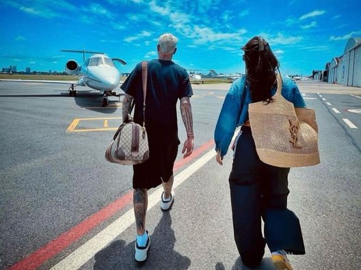 Wanda Nara rivela l’insolita ossessione quando viaggia con Mauro Icardi: “Mentre dorme…”  Wanda Nara rivela l’insolita ossessione quando viaggia con Mauro Icardi: “Mentre dorme…” - immagine 1