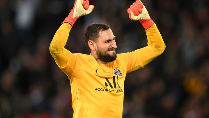 PARIS, FRANCE - SEPTEMBER 28: Gianluigi Donnarumma of Paris Saint-Germain celebrates after victory in the UEFA Champions League group A match between Paris Saint-Germain and Manchester City at Parc des Princes on September 28, 2021 in Paris, France. (Photo by Matthias Hangst/Getty Images) Maldini: “Donnarumma? Ci siamo sentiti. Non so se è pentito ma spero che…” - immagine 1