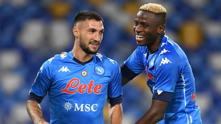 NAPLES, ITALY - SEPTEMBER 27: Victor Osimhen and Matteo Politano of SSC Napoli celebrate the 6-0 goal scored by Matteo Politano during the Serie A match between SSC Napoli and Genoa CFC at Stadio San Paolo on September 27, 2020 in Naples, Italy. (Photo by Francesco Pecoraro/Getty Images) Allarme Napoli, Preziosi: “So che al 100% avranno la penalizzazione, è già stato deciso” - immagine 1