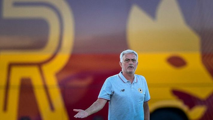 Mourinho: “Abraham non ha la storia di Dzeko, niente paragoni! Quanto sta fuori Smalling” - immagine 1