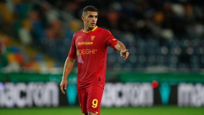 Sette giocatori che non segnano in campionato e come gestirli: Leao, Krstovic, Nzola, Strefezza… - immagine 1