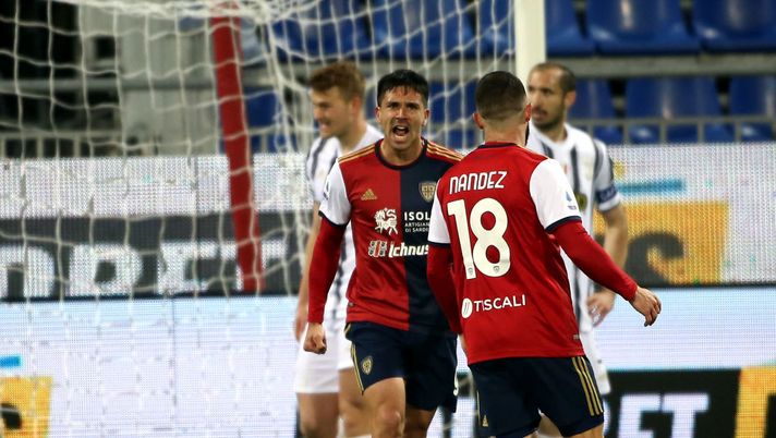 CAGLIARI, ITALY - MARCH 14: Giovanni Simeone of Caglari celebrates his goal 1-3 during the Serie A match between Cagliari Calcio and Juventus at Sardegna Arena on March 14, 2021 in Cagliari, Italy. (Photo by Enrico Locci/Getty Images) CAGLIARI, ITALY - MARCH 14: Giovanni Simeone of Caglari celebrates his goal 1-3 during the Serie A match between Cagliari Calcio and Juventus at Sardegna Arena on March 14, 2021 in Cagliari, Italy. (Photo by Enrico Locci/Getty Images)