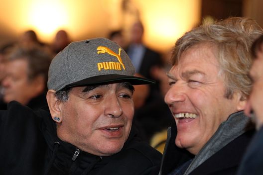 FLORENCE, ITALY - JANUARY 17: Diego Armando Maradona and Giancarlo Antognoni during the Italian Football Federation Hall of Fame ceremony at Palazzo Vecchio on January 17, 2017 in Florence, Italy. (Photo by Gabriele Maltinti/Getty Images) FLORENCE, ITALY - JANUARY 17: Diego Armando Maradona and Giancarlo Antognoni during the Italian Football Federation Hall of Fame ceremony at Palazzo Vecchio on January 17, 2017 in Florence, Italy. (Photo by Gabriele Maltinti/Getty Images)