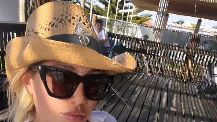 Wanda Nara, è polemica per la frase detta ad un suo fan: “Sei sporco, non ho intenzione di…” - immagine 1