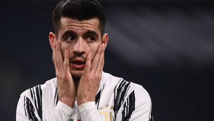 Juventus' Spanish forward Alvaro Morata reacts after missing a goal opportunity during the Italian Cup (Coppa Italia) round of sixteen football match Juventus vs Genoa on January 13, 2021 at the Juventus stadium in Turin. (Photo by Marco BERTORELLO / AFP) (Photo by MARCO BERTORELLO/AFP via Getty Images) Juve, Sky: “Anche Morata al J|Medical per controlli questa mattina” - immagine 1