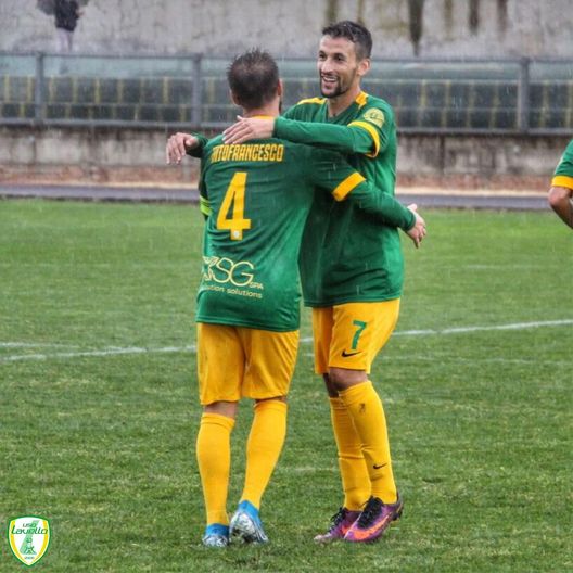 L'esultanza del Lavello dopo un gol L'esultanza del Lavello dopo un gol