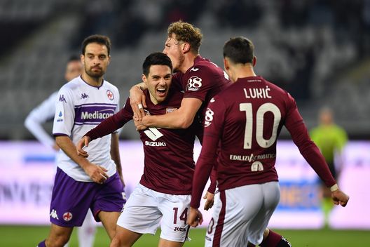 TURIN, ITALY - JANUARY 10: Josip Brekalo of Torino FC celebrates the opening goal with team mate Mergim Vojvoda during the Serie A match between Torino FC v ACF Fiorentina at Stadio Olimpico di Torino on January 10, 2022 in Turin, Italy. (Photo by Valerio Pennicino/Getty Images) Brekalo