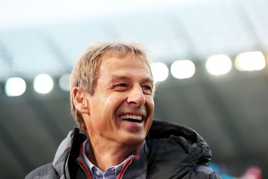 BERLIN, GERMANY - NOVEMBER 30: Jurgen Klinsmann, Manager of Hertha BSC looks on prior to the Bundesliga match between Hertha BSC and Borussia Dortmund at Olympiastadion on November 30, 2019 in Berlin, Germany. (Photo by Boris Streubel/Bongarts/Getty Images) BERLIN, GERMANY - NOVEMBER 30: Jurgen Klinsmann, Manager of Hertha BSC looks on prior to the Bundesliga match between Hertha BSC and Borussia Dortmund at Olympiastadion on November 30, 2019 in Berlin, Germany. (Photo by Boris Streubel/Bongarts/Getty Images)