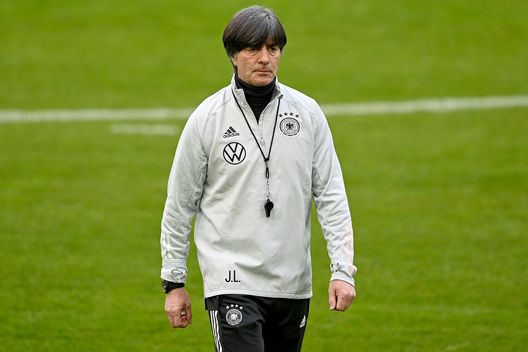 DUESSELDORF, GERMANY - MARCH 23: Head coach of the German national team Joachim Loew looks on during a training session at Esprit-Arena on March 23, 2021 in Duesseldorf, Germany. (Photo by Lukas Schulze/Getty Images) DUESSELDORF, GERMANY - MARCH 23: Head coach of the German national team Joachim Loew looks on during a training session at Esprit-Arena on March 23, 2021 in Duesseldorf, Germany. (Photo by Lukas Schulze/Getty Images)