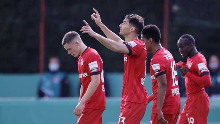 VOELKLINGEN, GERMANY - JUNE 09: Lucas Alario of Bayer 04 Leverkusen celebrates after scoring his team's second goal during the DFB Cup semifinal match between 1. FC Saarbruecken and Bayer 04 Leverkusen at Hermann-Neuberger-Stadion on June 9, 2020 in Voelklingen, Germany. (Photo by Ronald Wittek/Pool via Getty Images) VOELKLINGEN, GERMANY - JUNE 09: Lucas Alario of Bayer 04 Leverkusen celebrates after scoring his team's second goal during the DFB Cup semifinal match between 1. FC Saarbruecken and Bayer 04 Leverkusen at Hermann-Neuberger-Stadion on June 9, 2020 in Voelklingen, Germany. (Photo by Ronald Wittek/Pool via Getty Images)