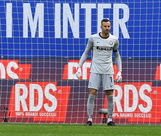 Handanovic (getty images) Handanovic (getty images)