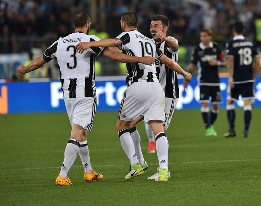 ROME, ITALY - MAY 17: Giorgio Chiellini, Leonardo Bonucci and Andrea Barzagli of Juventus FC celebrate the victory after the TIM Cup Final match between SS Lazio and Juventus FC at Olimpico Stadium on May 17, 2017 in Rome, Italy. (Photo by Giuseppe Bellini/Getty Images) ROME, ITALY - MAY 17: Giorgio Chiellini, Leonardo Bonucci and Andrea Barzagli of Juventus FC celebrate the victory after the TIM Cup Final match between SS Lazio and Juventus FC at Olimpico Stadium on May 17, 2017 in Rome, Italy. (Photo by Giuseppe Bellini/Getty Images)