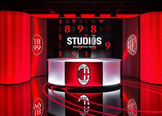 Milan (Instagram Milan) Milan (Instagram Milan)