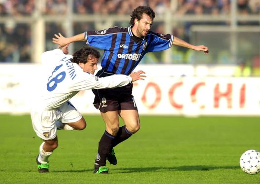 11 Nov 2000: Antonio Filippini of Brescia and Maurizio Ganz of Atalanta in action during the Serie A 6th round match Atalanta vs Brescia played at the Azzurri d''Italia stadium, Brescia. Mandatory Credit: Grazia Neri/ALLSPORT 11 Nov 2000: Antonio Filippini of Brescia and Maurizio Ganz of Atalanta in action during the Serie A 6th round match Atalanta vs Brescia played at the Azzurri d''Italia stadium, Brescia. Mandatory Credit: Grazia Neri/ALLSPORT