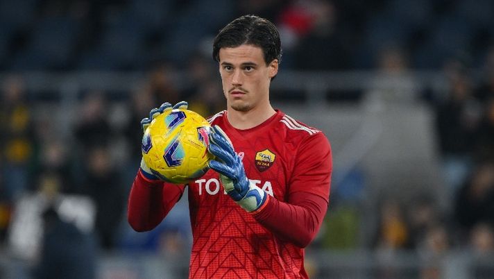 Roma, piccolo problema fisico per Svilar: la conferma del padre ma nessun allarme - immagine 1