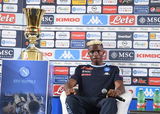 CASTEL DI SANGRO, ITALY - AUGUST 26: Vìctor Osimhen speaks at a press conference during SSC Napoli Training Camp on August 26, 2020 in Castel di Sangro, Italy. (Photo by SSC NAPOLI/SSC NAPOLI via Getty Images) CASTEL DI SANGRO, ITALY - AUGUST 26: Vìctor Osimhen speaks at a press conference during SSC Napoli Training Camp on August 26, 2020 in Castel di Sangro, Italy. (Photo by SSC NAPOLI/SSC NAPOLI via Getty Images)
