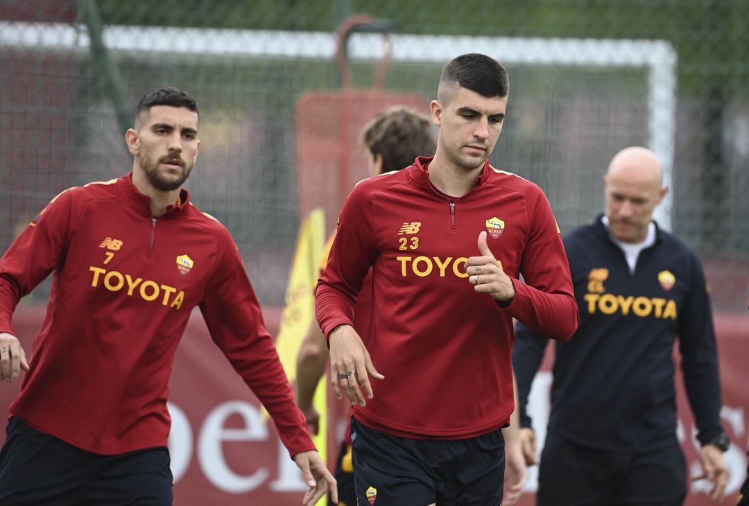 Roma, allenamento in vista del Bayer: ci sono Dybala e Wijnaldum – FOTO GALLERY - immagine 10