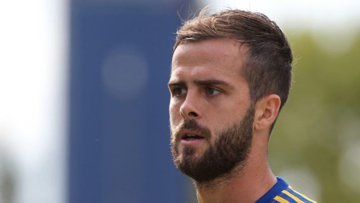 during the Serie A match between US Sassuolo and Juventus at Mapei Stadium - Citta' del Tricolore on September 17, 2017 in Reggio nell'Emilia, Italy. Dal piano per il rientro di Pjanic a Howedes, da Benatia a Pjaca: si svuota l’infermeria della Juve - immagine 1