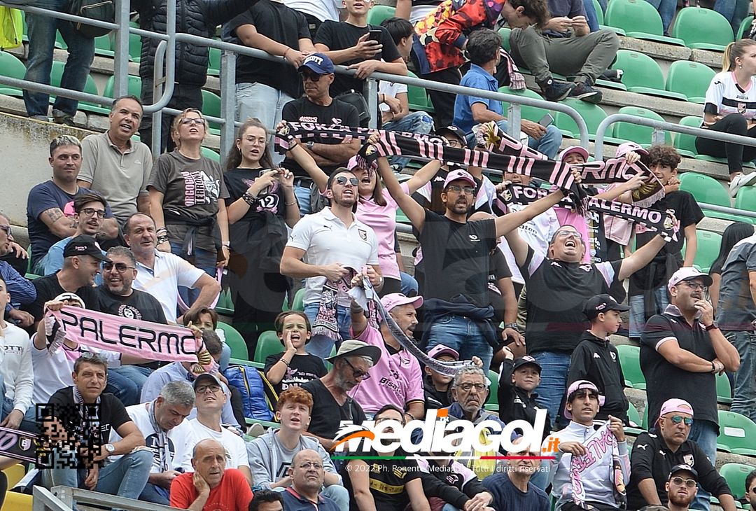 FOTOTIFO Palermo-Pisa 3-3, i tifosi allo Stadio “Renzo Barbera” (Gallery) - immagine 69