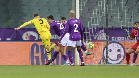 FLORENCE, ITALY - FEBRUARY 05: Stefan Posch of Bologna FC scores a goal during the Serie A match between ACF Fiorentina and Bologna FC at Stadio Artemio Franchi on February 5, 2023 in Florence, Italy. (Photo by Gabriele Maltinti/Getty Images)