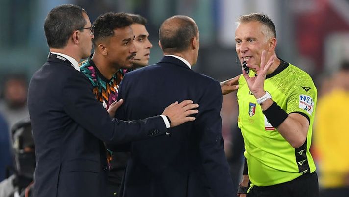 Juve-Inter, la moviola: De Ligt e Bonucci, è rigore su Lautaro. Netto il fallo su De Vrij - immagine 1