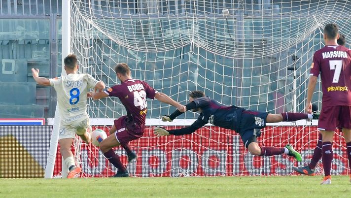 LIVORNO, ITALY - OCTOBER 05: Jacopo Segre of Chievo Verona scores his goal during the Serie B match between AS Livorno and Chievo Verona at Stadio Armando Picchi on October 05, 2019 in Livorno, Italy. (Photo by Getty Images/Getty Images) 