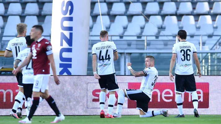 TURIN, ITALY - JUNE 20:  Juraj Kucka of Parma Calcio celebrates a goal during the Serie A match between Torino FC and  Parma Calcio at Stadio Olimpico di Torino on February 23, 2020 in Turin, Italy.  (Photo by Valerio Pennicino/Getty Images)