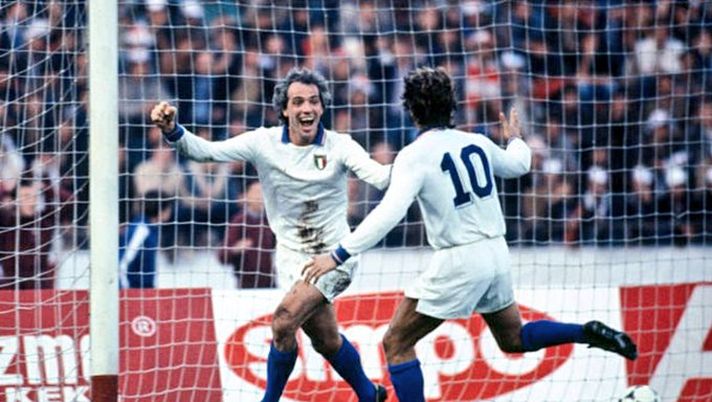 Roberto Bettega in maglia azzurra 