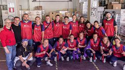 Campionesse anche fuori. La Fiorentina femminile serve alla mensa dei poveri