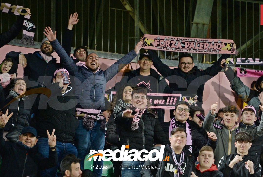 FOTOTIFO Palermo-Modena 5-2, gli scatti ai tifosi al “Renzo Barbera” (Gallery) - immagine 48