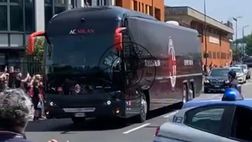 VIDEO – Milan-Lazio, pullman rossonero a ‘San Siro’ | PM News