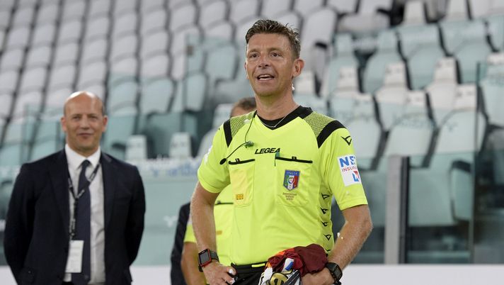 TURIN, ITALY - AUGUST 01: Referee Gianluca Rocchi looks on after the final game of his career, the Serie A match between Juventus and AS Roma at on August 01, 2020 in Turin, Italy. (Photo by Filippo Alfero - Juventus FC/Juventus FC via Getty Images) TURIN, ITALY - AUGUST 01: Referee Gianluca Rocchi looks on after the final game of his career, the Serie A match between Juventus and AS Roma at on August 01, 2020 in Turin, Italy. (Photo by Filippo Alfero - Juventus FC/Juventus FC via Getty Images)