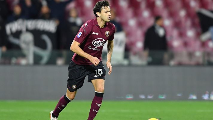 SALERNO, ITALY - FEBRUARY 07: Ivan Radovanovic of US Salernitana during the Serie A match between US Salernitana and Spezia Calcio at Stadio Arechi on February 07, 2022 in Salerno, Italy. (Photo by Francesco Pecoraro/Getty Images) SALERNO, ITALY - FEBRUARY 07: Ivan Radovanovic of US Salernitana during the Serie A match between US Salernitana and Spezia Calcio at Stadio Arechi on February 07, 2022 in Salerno, Italy. (Photo by Francesco Pecoraro/Getty Images)