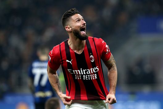 Olivier Giroud (attaccante AC Milan) esulta per il suo secondo gol nel derby Inter-Milan 1-2 (Serie A 2021-2022) | News (Getty Images) Olivier Giroud AC Milan