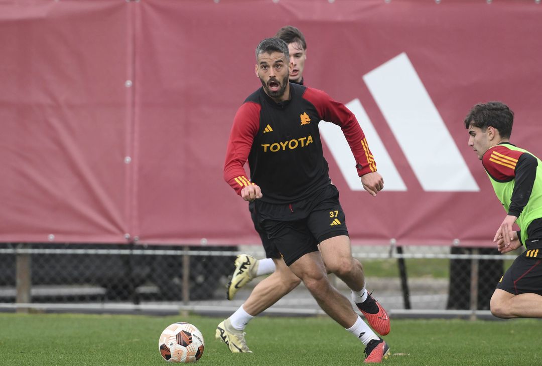 Roma, la ripresa degli allenamenti dopo la vittoria col Monza – FOTO GALLERY - immagine 15