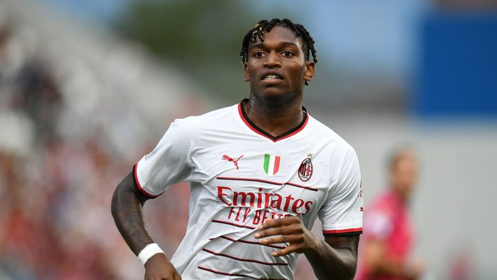 REGGIO NELL'EMILIA, ITALY - AUGUST 30: Rafael Leao of AC Milan reacts during the Serie A match between US Sassuolo and AC MIlan at Mapei Stadium - Citta' del Tricolore on August 30, 2022 in Reggio nell'Emilia, Italy. (Photo by Alessandro Sabattini/Getty Images)