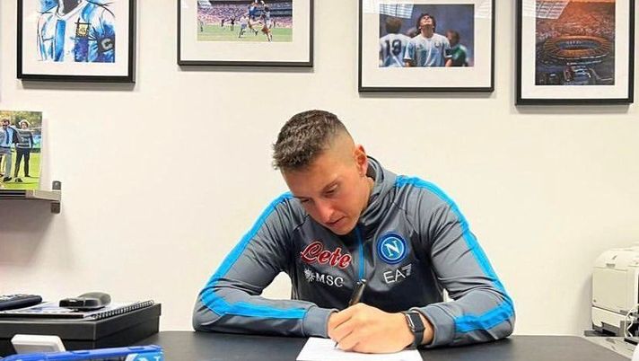 FOTO Gollini si presenta al mondo Napoli: “Poche parole, tanta fame e lavoro” - immagine 1