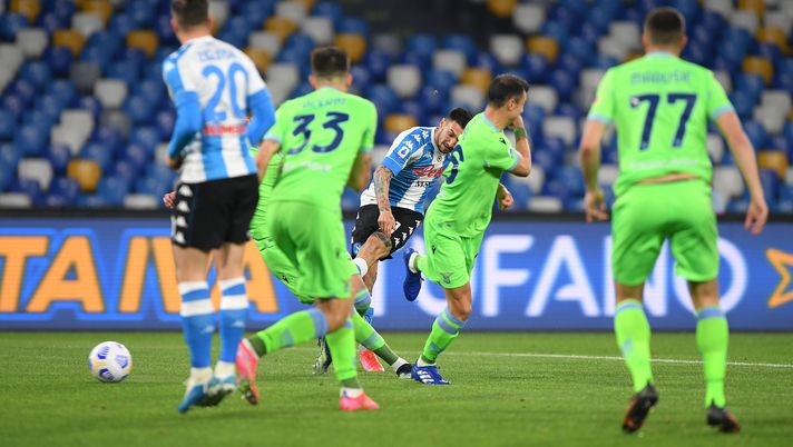 NAPLES, ITALY - APRIL 22: Matteo Politano of SSC Napoli scores their sides second goal during the Serie A match between SSC Napoli and SS Lazio at Stadio Diego Armando Maradona on April 22, 2021 in Naples, Italy. Sporting stadiums around Italy remain under strict restrictions due to the Coronavirus Pandemic as Government social distancing laws prohibit fans inside venues resulting in games being played behind closed doors. (Photo by Francesco Pecoraro/Getty Images) NAPLES, ITALY - APRIL 22: Matteo Politano of SSC Napoli scores their sides second goal during the Serie A match between SSC Napoli and SS Lazio at Stadio Diego Armando Maradona on April 22, 2021 in Naples, Italy. Sporting stadiums around Italy remain under strict restrictions due to the Coronavirus Pandemic as Government social distancing laws prohibit fans inside venues resulting in games being played behind closed doors. (Photo by Francesco Pecoraro/Getty Images)