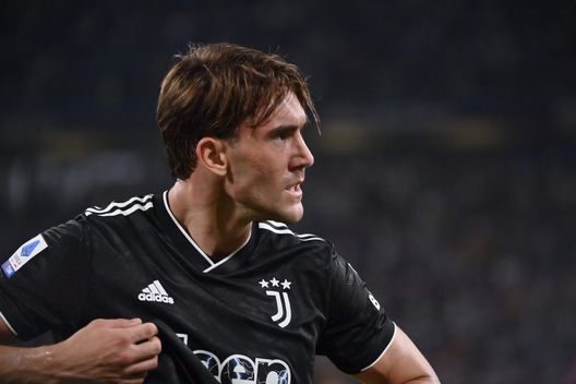 TURIN, ITALY - AUGUST 31: Dusan Vlahovic of Juventus FC reacts during the Serie A match between Juventus and Spezia Calcio at Allianz Stadium on August 31, 2022 in Turin, Italy. (Photo by Stefano Guidi/Getty Images) Jovic contro Vlahovic: tra passato e futuro a suon di gol- immagine 2
