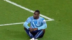 VIDEO / Gol di Balotelli in Fenerbahce-Adana e poi si siede sul campo