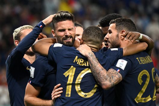 (Photo by Clive Mason/Getty Images) giroud francia