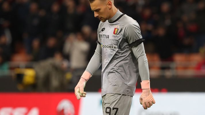 MILAN, ITALY - OCTOBER 31:  Anderi Radu of Genoa CFC reacts during the serie A match between AC Milan and Genoa CFC at Stadio Giuseppe Meazza on October 31, 2018 in Milan, Italy.  (Photo by Marco Luzzani/Getty Images) 