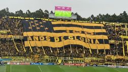 Nove ammonizioni e una grande coreografia: ma niente gol nel derby di Montevideo