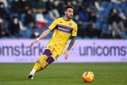 REGGIO NELL'EMILIA, ITALY - FEBRUARY 26: Gaetano Castrovilli of ACF Fiorentina in action during the Serie A match between US Sassuolo and ACF Fiorentina at Mapei Stadium - Citta' del Tricolore on February 26, 2022 in Reggio nell'Emilia, Italy. (Photo by Alessandro Sabattini/Getty Images) REGGIO NELL'EMILIA, ITALY - FEBRUARY 26: Gaetano Castrovilli of ACF Fiorentina in action during the Serie A match between US Sassuolo and ACF Fiorentina at Mapei Stadium - Citta' del Tricolore on February 26, 2022 in Reggio nell'Emilia, Italy. (Photo by Alessandro Sabattini/Getty Images)