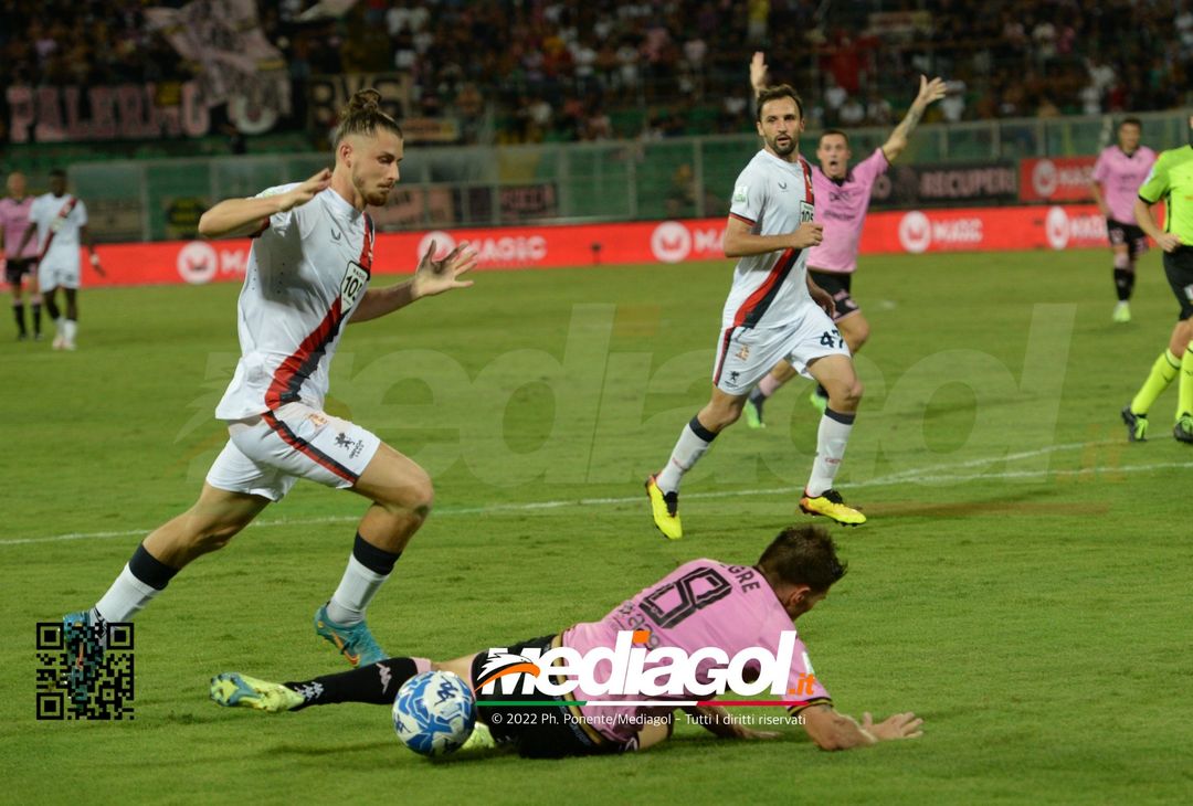 FOTO Palermo-Genoa 1-0: la gallery del big match della 5ª giornata di Serie B 2022-23 - immagine 47
