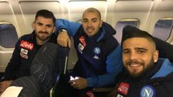 TWITTER – Azzurri pronti al decollo: Insigne, Sepe ed Hysaj sorridenti in aereo |FOTO